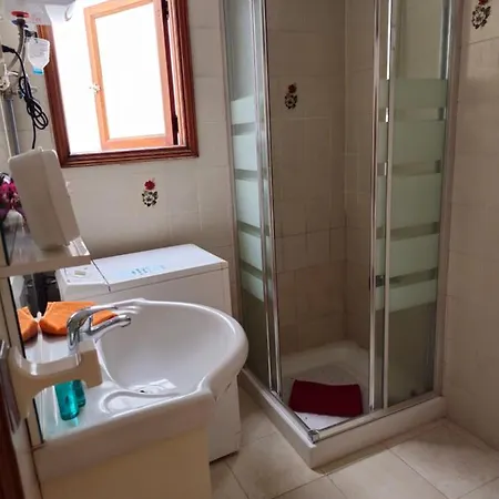 Isabel Maria Montana la Data